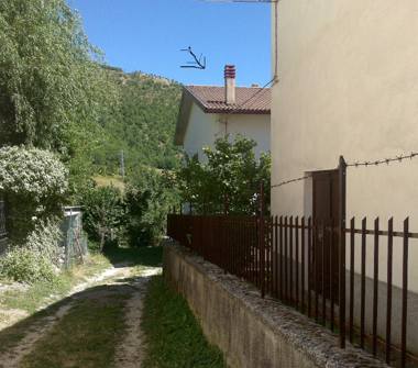 Casa indipendente in vendita a Scoppito, Frazione Vigliano