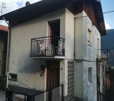 Porzione di casa in vendita a Valvarrone (Lecco)