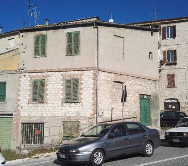 Casa indipendente in vendita a Sassoferrato (Ancona)