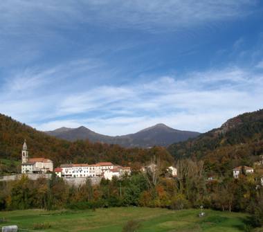Appartamento in vendita a Rovegno, Frazione Loco