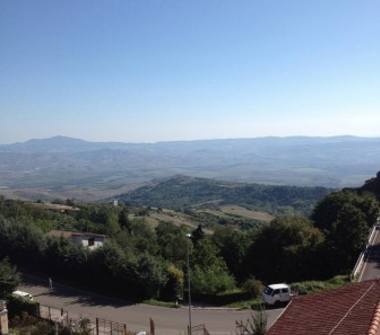 Quadrilocale in vendita a Castell'Azzara (Grosseto), Via Dante Alighieri 10