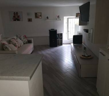 Quadrilocale in vendita a Carrara, Frazione Fabbrica