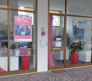 Negozio in vendita a Montecchio Maggiore, Frazione Alte Ceccato