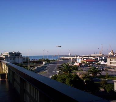 Bilocale in affitto a Carrara, Frazione Marina Di Carrara