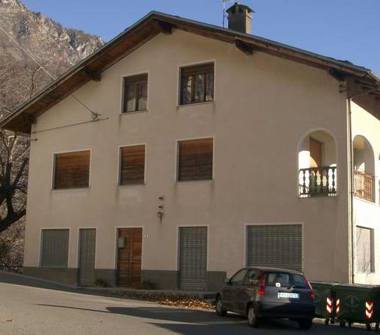 Porzione di casa in vendita a Perloz (Aosta)