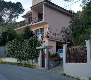 Casa indipendente in vendita a Forza d'Agrò (Messina)