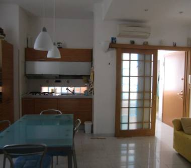 Trilocale in vendita a Genova, Zona Certosa