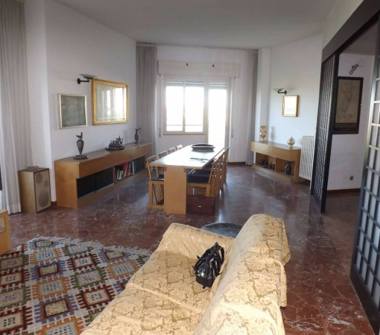 Quadrilocale in vendita a Roma, Zona Laurentina