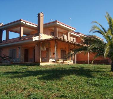 Villa in vendita a Bracciano, Frazione Pisciarelli