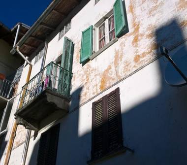 Bilocale in vendita a Luino (Varese)