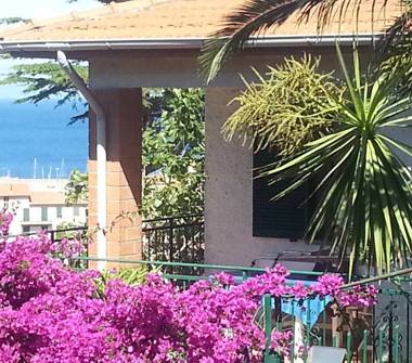 Casa indipendente in affitto a Rio (Livorno)