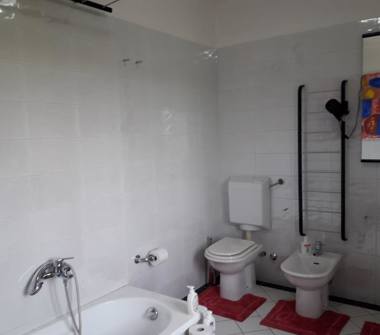 Casa indipendente in vendita a Reggio Emilia, Frazione Cadè-Gaida