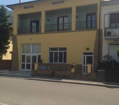 Casa indipendente in vendita a Prato, Zona Santa Lucia