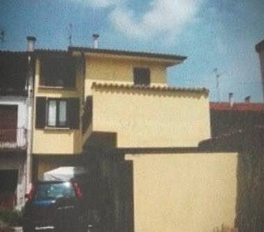 Porzione di casa in vendita a Brembate (Bergamo)