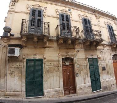 Palazzo/Stabile in vendita a Noto (Siracusa)