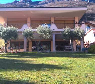 Villa in vendita a Pescate (Lecco)