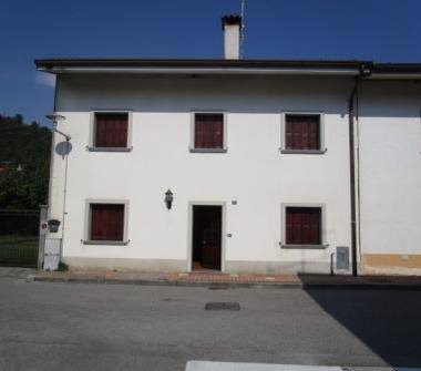 Casa indipendente in vendita a Osoppo (Udine)