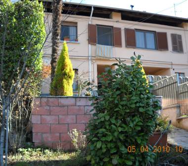 Casa indipendente in vendita a Prato Sesia, Frazione Baraggiotta