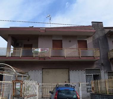 Casa indipendente in vendita a Giarre, Frazione Macchia