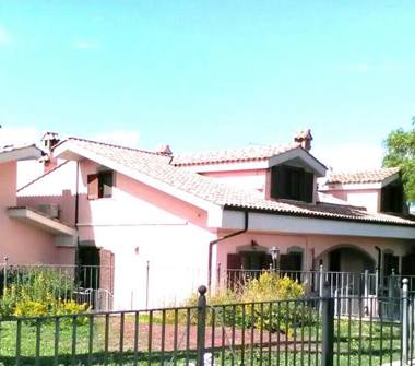 Villetta a schiera in vendita a Guidonia Montecelio, Frazione Marco Simone