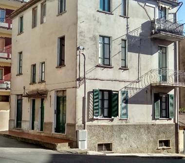 Casa indipendente in vendita a Lamezia Terme, Frazione Sambiase