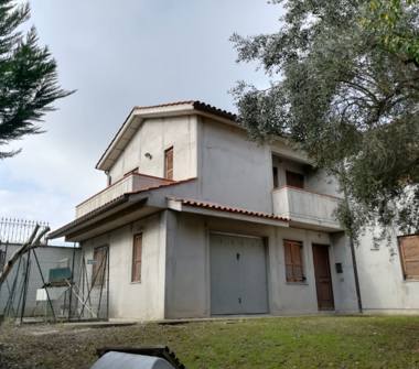 Casa indipendente in vendita a Castelbellino (Ancona)