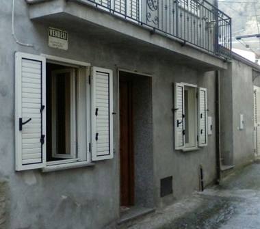 Casa indipendente in vendita a Dasà (Vibo Valentia)