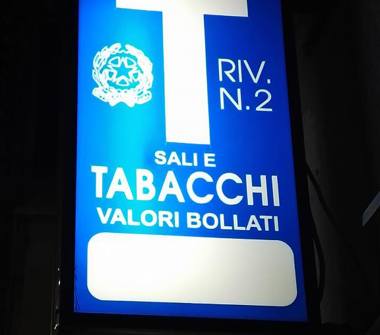 Tabaccheria in vendita a Frigento (Avellino)