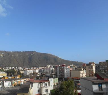 Trilocale in vendita a Napoli, Zona Pianura