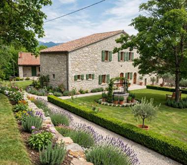 Albergo/Struttura ricettiva in vendita a Guardiaregia (Campobasso)