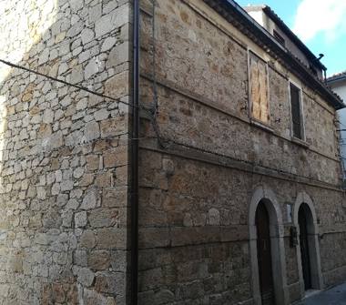 Casa indipendente in vendita a Montefalcone nel Sannio (Campobasso)