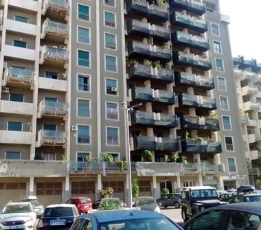 Quadrilocale in vendita a Palermo, Zona Malaspina