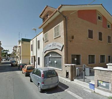 Stabile/Palazzo in vendita a Guidonia Montecelio, Frazione Villalba