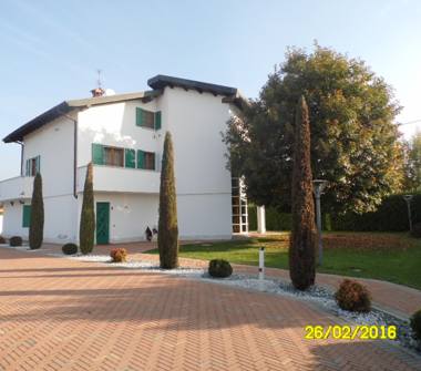 Villa in vendita a Bottanuco (Bergamo)