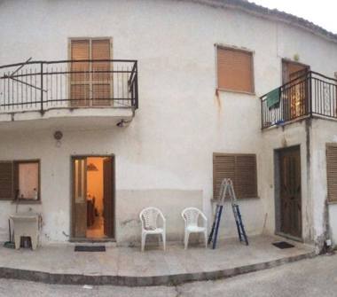 Casa indipendente in vendita a Aiello Calabro, Frazione Santa Caterina