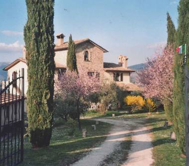 Rustico/Casale in vendita a Fossato di Vico (Perugia)