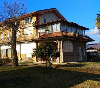 Casa indipendente in vendita a Maggiora (Novara)