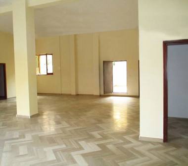 Negozio in vendita a Trani (Barletta-Andria-Trani)