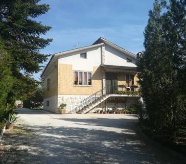 Casa indipendente in vendita a Montecassiano (Macerata)