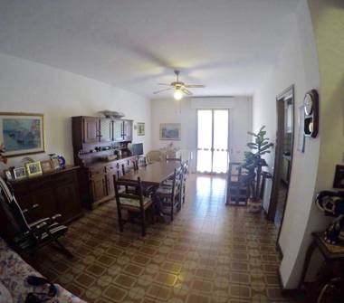 Palazzo/Stabile in vendita a Massa, Frazione Marina Di Massa