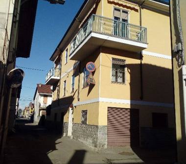 Casa indipendente in vendita a Chivasso, Frazione Castelrosso