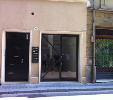 Negozio in vendita a Forlì, Frazione Centro città