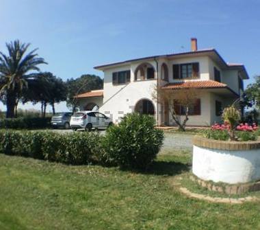 Villa in vendita a Cecina (Livorno)