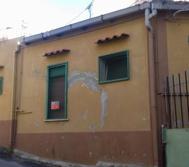 Trilocale in vendita a Messina, Frazione Gazzi