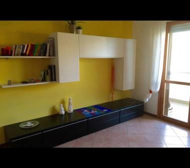 Trilocale in vendita a Parma, Zona Gaione