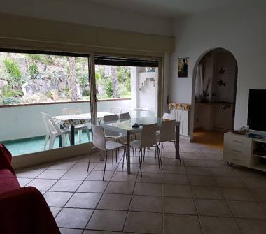 Quadrilocale in vendita a Aci Castello, Frazione Acitrezza