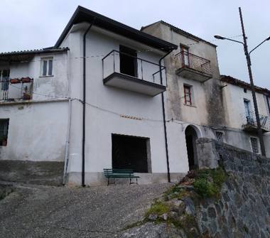 Casa indipendente in vendita a Serrastretta (Catanzaro)