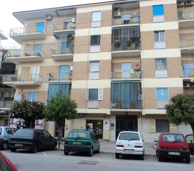 Trilocale in vendita a Napoli, Zona Pianura