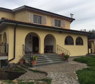 Casa indipendente in vendita a Aprilia (Latina)