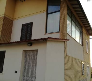 Casa indipendente in vendita a Bettona (Perugia)